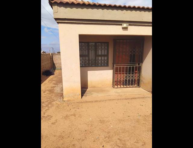 3 BEDROOM HOUSE FOR SALE IN BRAM FISCHERVILLE